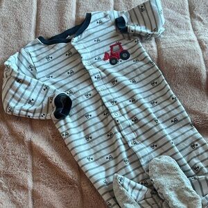 Pekkle Tractor Sleeper